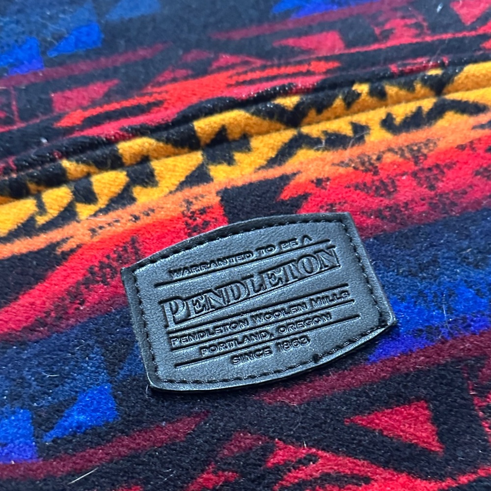 Pendleton Wool Backpack Aztec Design - Picture 2 of 13